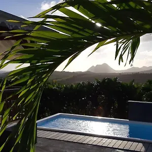villa-ti-zandoli-avec-piscine-et-tres-belle-vue.comcaribbean.com/