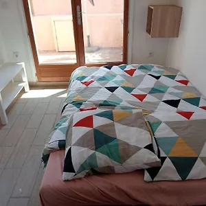 Appartement Studette A La Moutonne, La Crau
